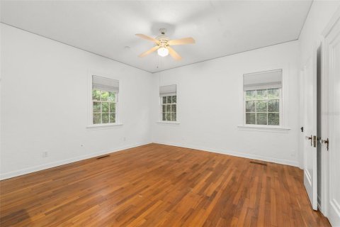 House in Gainesville, Florida 3 bedrooms, 197.6 sq.m. № 2202766 - photo 15