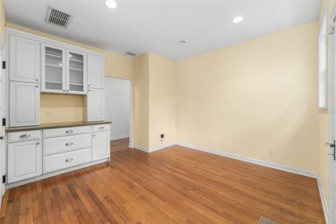 House in Gainesville, Florida 3 bedrooms, 197.6 sq.m. № 2202766 - photo 12