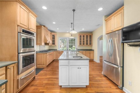 House in Gainesville, Florida 3 bedrooms, 197.6 sq.m. № 2202766 - photo 2