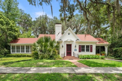 House in Gainesville, Florida 3 bedrooms, 197.6 sq.m. № 2202766