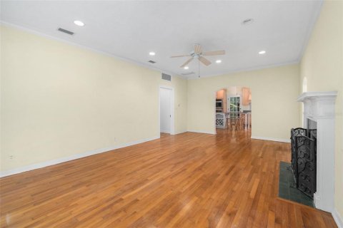 House in Gainesville, Florida 3 bedrooms, 197.6 sq.m. № 2202766 - photo 8