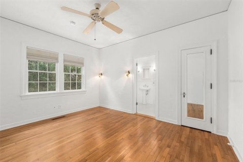 House in Gainesville, Florida 3 bedrooms, 197.6 sq.m. № 2202766 - photo 13