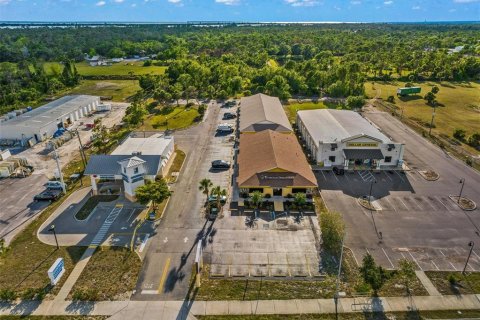 Commercial property in Englewood, Florida 92.9 sq.m. № 1744278 - photo 7