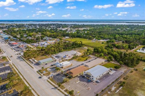 Commercial property in Englewood, Florida 92.9 sq.m. № 1744278 - photo 4