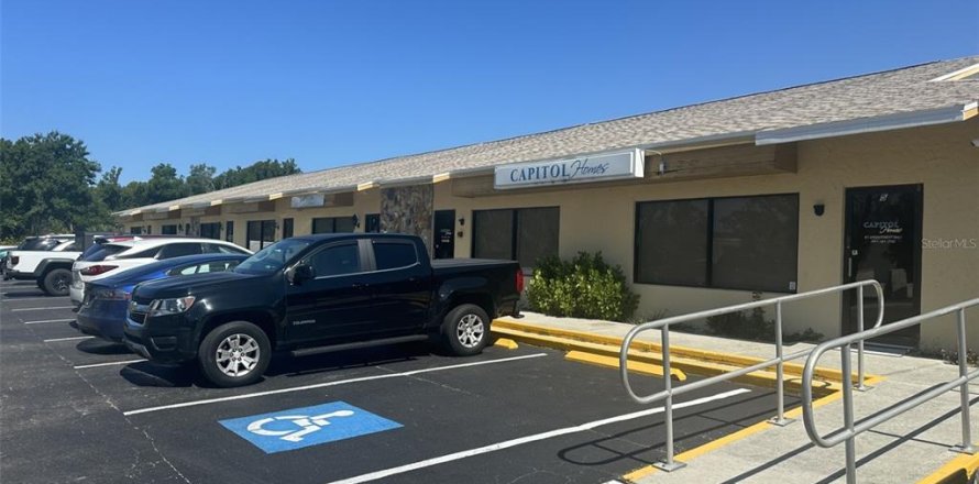 Commercial property in Englewood, Florida 92.9 sq.m. № 1744278