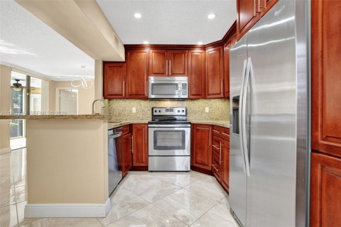 Купить кондоминиум в Плантация, Флорида 7 комнат, 104.05м2, № 2030405 - фото 15