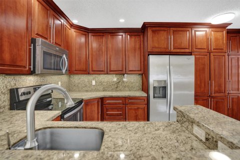 Купить кондоминиум в Плантация, Флорида 7 комнат, 104.05м2, № 2030405 - фото 18