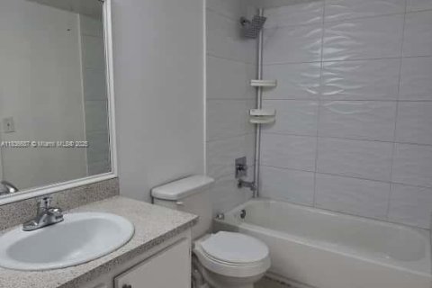Condominio en alquiler en Pembroke Pines, Florida, 2 dormitorios, 81.85 m2 № 1820305 - foto 21