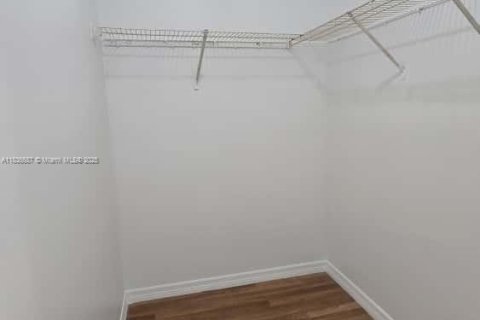 Condominio en alquiler en Pembroke Pines, Florida, 2 dormitorios, 81.85 m2 № 1820305 - foto 15