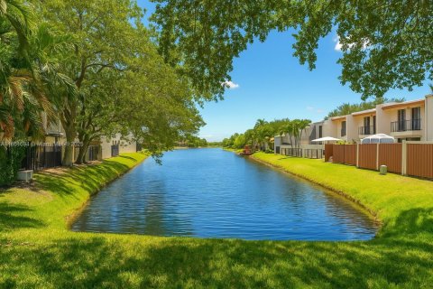 Adosado en venta en Miami, Florida, 3 dormitorios, 156.08 m2 № 1890603 - foto 18