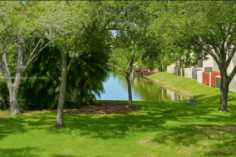 Adosado en venta en Miami, Florida, 3 dormitorios, 156.08 m2 № 1890603 - foto 20