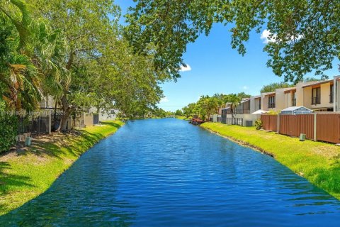 Adosado en venta en Miami, Florida, 3 dormitorios, 156.08 m2 № 1890603 - foto 19