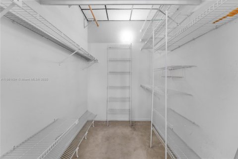 Adosado en venta en Miami, Florida, 3 dormitorios, 156.08 m2 № 1890603 - foto 15