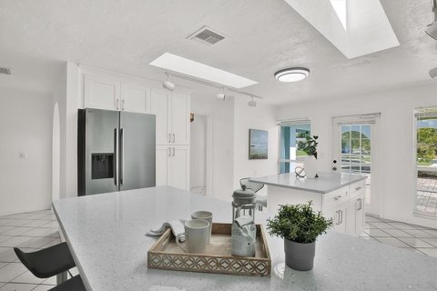 Villa ou maison à vendre à Palm Harbor, Floride: 4 chambres, 188.31 m2 № 1800074 - photo 10