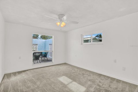 Villa ou maison à vendre à Palm Harbor, Floride: 4 chambres, 188.31 m2 № 1800074 - photo 21
