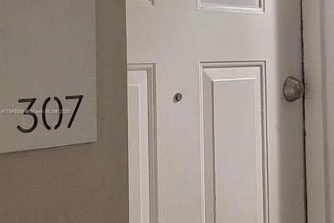 Copropriété à louer à Miami, Floride: 37.16 m2 № 1841317 - photo 2