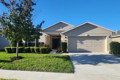 House in Leesburg, Florida 3 bedrooms, 157.84 sq.m. № 2105510