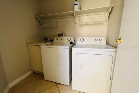 Casa en alquiler en Orlando, Florida, 4 dormitorios, 237.55 m2 № 1853811 - foto 16