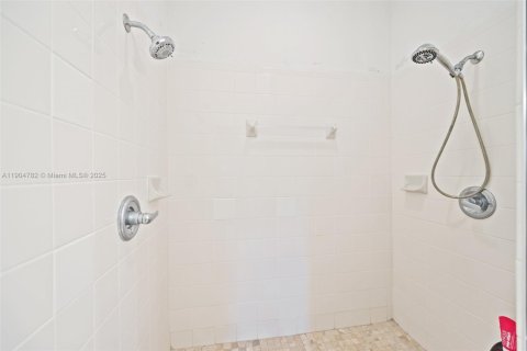 Townhouse in Weston, Florida 3 bedrooms, 148.64 sq.m. № 1955171 - photo 15