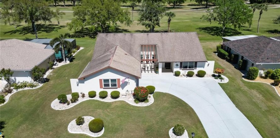 Casa en Sun City Center, Florida 3 dormitorios, 244.8 m2 № 1584711