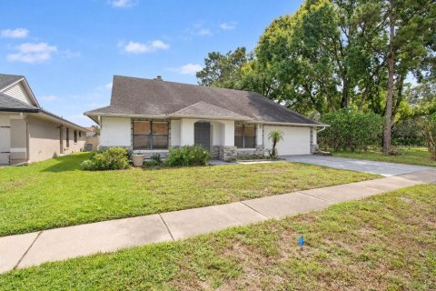 Villa ou maison à Winter Springs, Floride 4 chambres, 232.07 m2 № 2411501