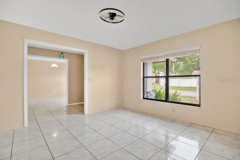 House in Winter Springs, Florida 4 bedrooms, 232.07 sq.m. № 2411501 - photo 6