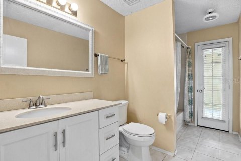 House in Winter Springs, Florida 4 bedrooms, 232.07 sq.m. № 2411501 - photo 25