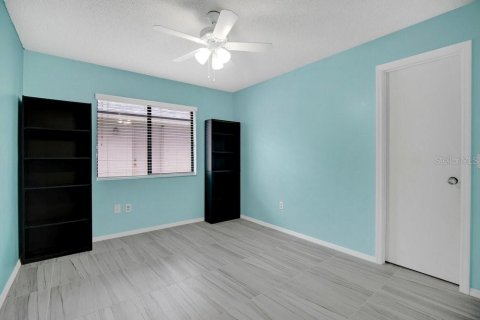 House in Winter Springs, Florida 4 bedrooms, 232.07 sq.m. № 2411501 - photo 28