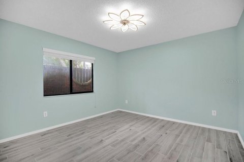 House in Winter Springs, Florida 4 bedrooms, 232.07 sq.m. № 2411501 - photo 26