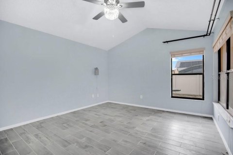 House in Winter Springs, Florida 4 bedrooms, 232.07 sq.m. № 2411501 - photo 19