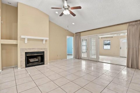 House in Winter Springs, Florida 4 bedrooms, 232.07 sq.m. № 2411501 - photo 8
