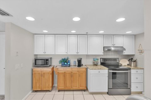 Condominio en venta en Saint Petersburg, Florida, 2 dormitorios, 115.2 m2 № 2337316 - foto 22