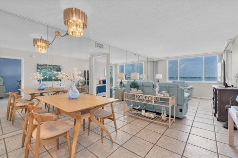 Condominio en venta en Saint Petersburg, Florida, 2 dormitorios, 115.2 m2 № 2337316 - foto 19
