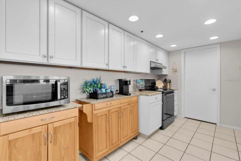 Condominio en venta en Saint Petersburg, Florida, 2 dormitorios, 115.2 m2 № 2337316 - foto 23