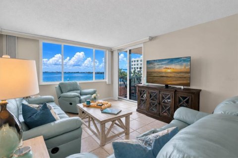 Condominio en venta en Saint Petersburg, Florida, 2 dormitorios, 115.2 m2 № 2337316 - foto 8