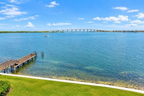 Condominio en venta en Saint Petersburg, Florida, 2 dormitorios, 115.2 m2 № 2337316 - foto 14