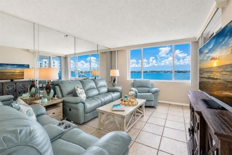 Condominio en venta en Saint Petersburg, Florida, 2 dormitorios, 115.2 m2 № 2337316 - foto 6