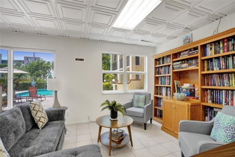 Condo in Pompano Beach, Florida, 2 bedrooms № 2193542 - photo 28
