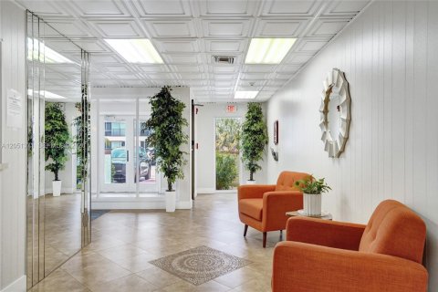 Condo in Pompano Beach, Florida, 2 bedrooms № 2193542 - photo 22