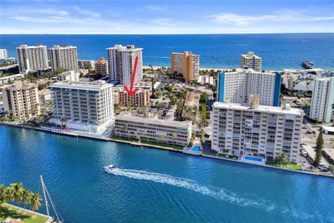 Condo in Pompano Beach, Florida, 2 bedrooms  № 2193542