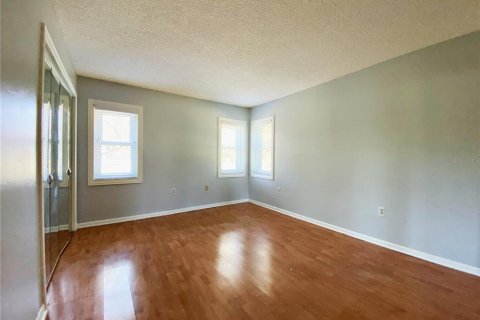 Condo in Palm Harbor, Florida, 2 bedrooms  № 2227950 - photo 17