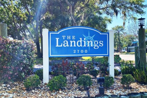 Condo in Palm Harbor, Florida, 2 bedrooms  № 2227950 - photo 2