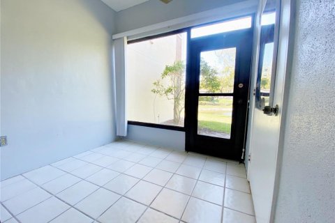 Condo in Palm Harbor, Florida, 2 bedrooms  № 2227950 - photo 24