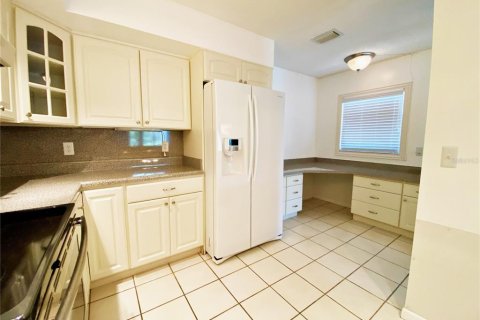 Condo in Palm Harbor, Florida, 2 bedrooms  № 2227950 - photo 11