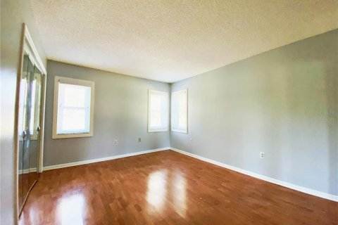Condo in Palm Harbor, Florida, 2 bedrooms  № 2227950 - photo 15