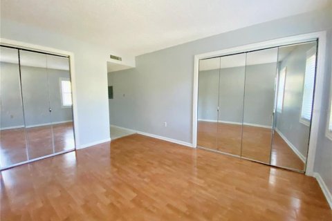 Condo in Palm Harbor, Florida, 2 bedrooms  № 2227950 - photo 18