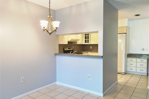 Condo in Palm Harbor, Florida, 2 bedrooms  № 2227950 - photo 6