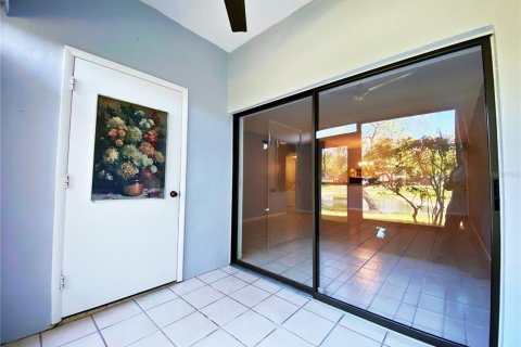Condo in Palm Harbor, Florida, 2 bedrooms  № 2227950 - photo 23