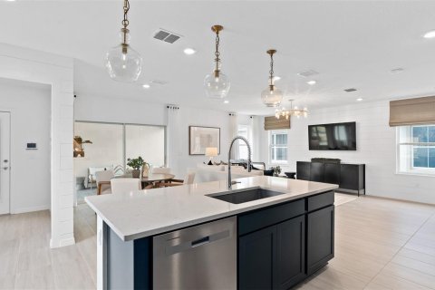 Casa en venta en Apopka, Florida, 4 dormitorios, 219.62 m2 № 1751139 - foto 10