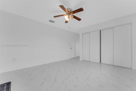 Casa en alquiler en Miami, Florida, 3 dormitorios, 123.28 m2 № 1973269 - foto 20